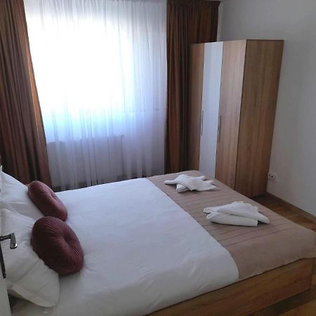 Pensiunea Eden House Крайова Екстериор снимка