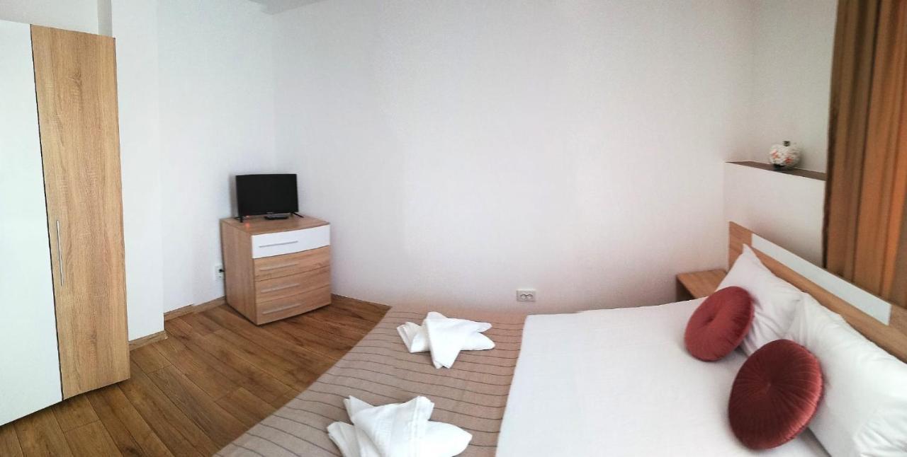 Pensiunea Eden House Крайова Екстериор снимка